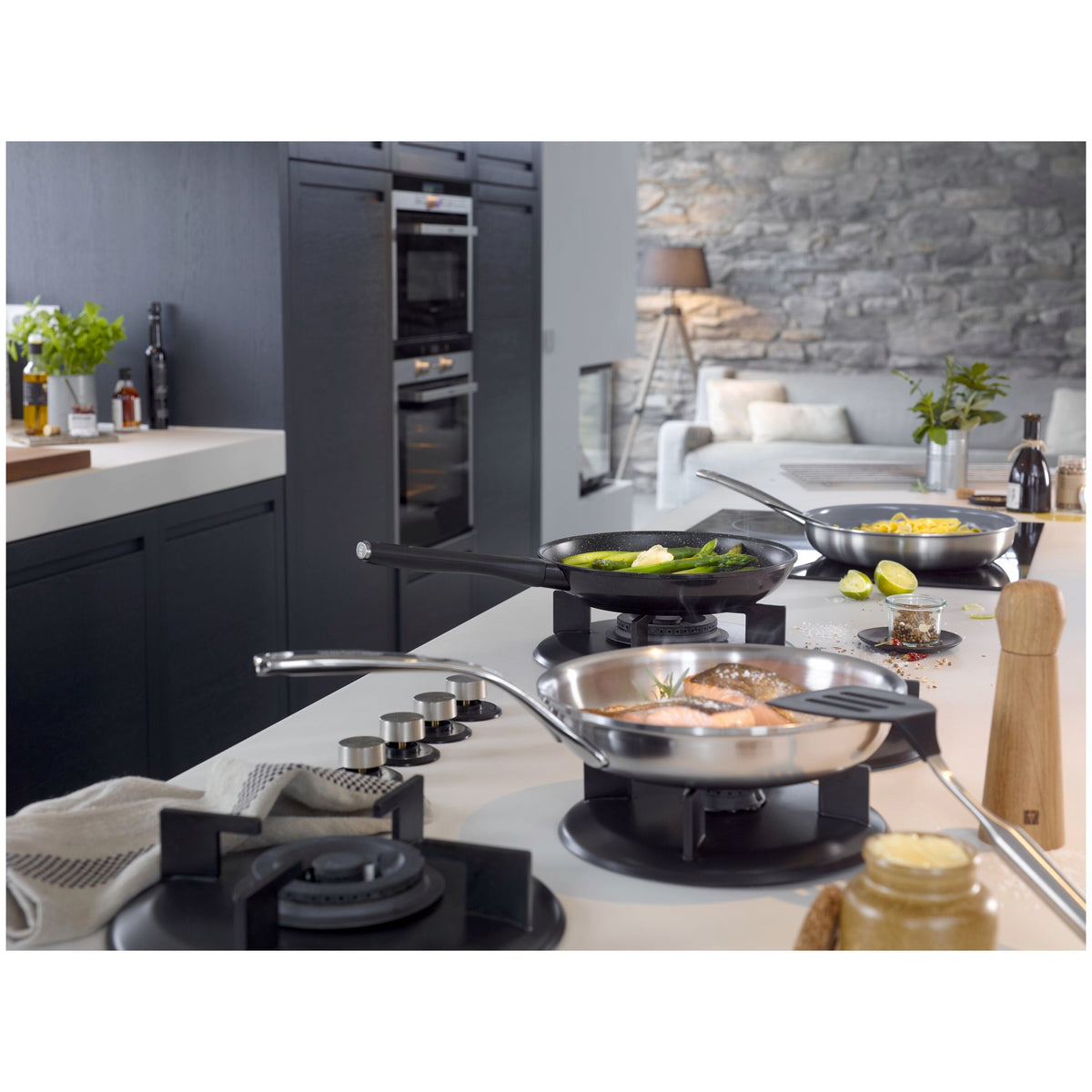 Demeyere Proline 7 8-inch, 18/10 Stainless Steel, Frying Pan
