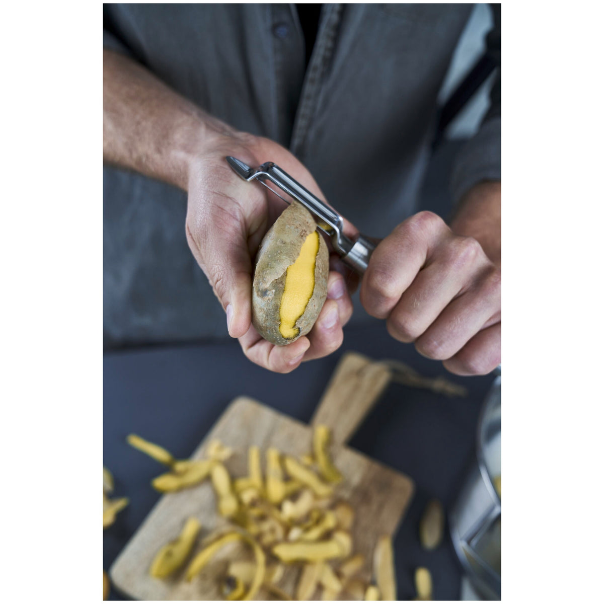 ZWILLING Pro Tools 18/10 Stainless Steel, Swivel Peeler
