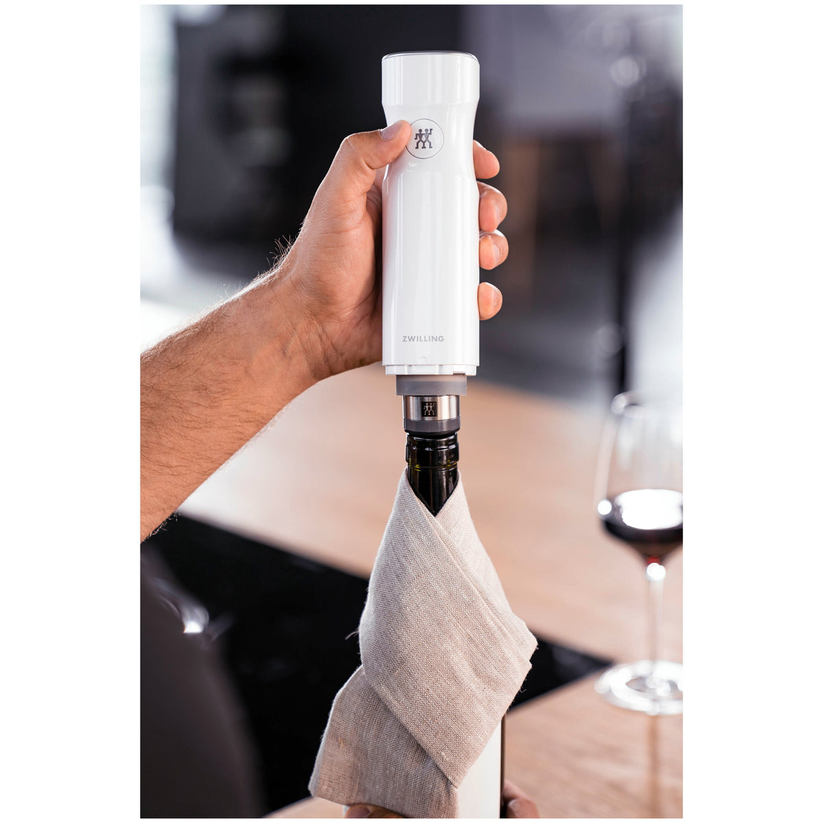 ZWILLING Fresh & Save Vacuum Wine Sealer