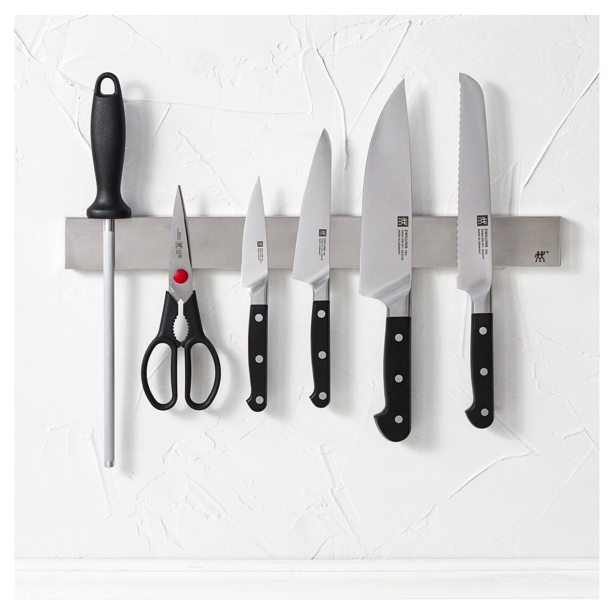 ZWILLING Pro 7-pc, Set with 17.5" Stainless Magnetic Knife Bar