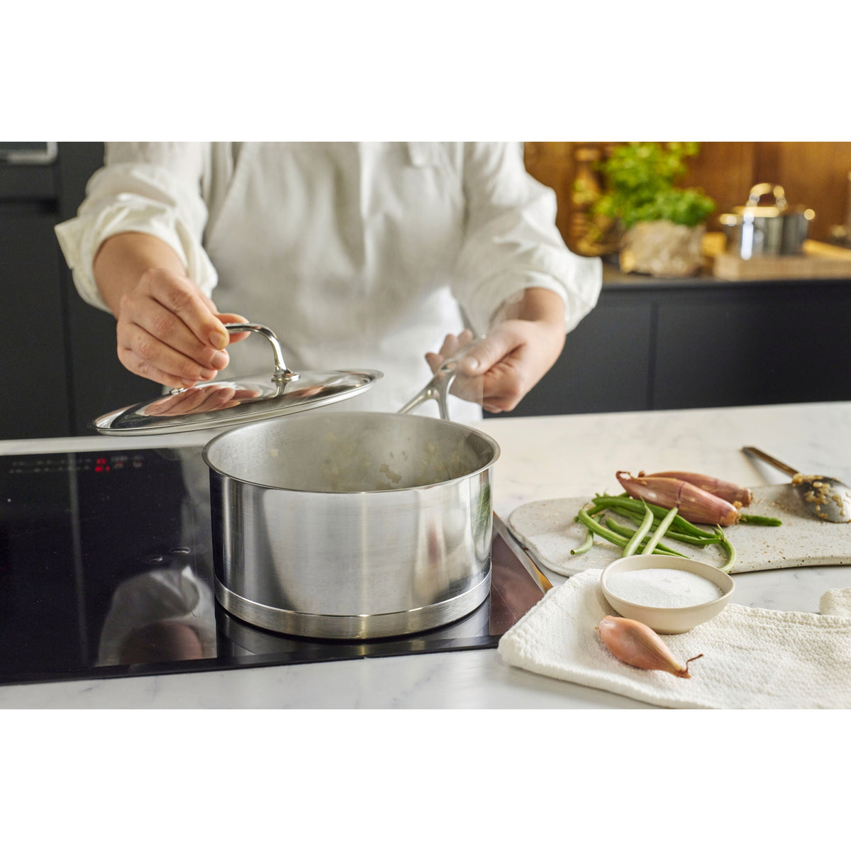 Demeyere Atlantis 1.6 qt Sauce Pan With Lid, 18/10 Stainless Steel