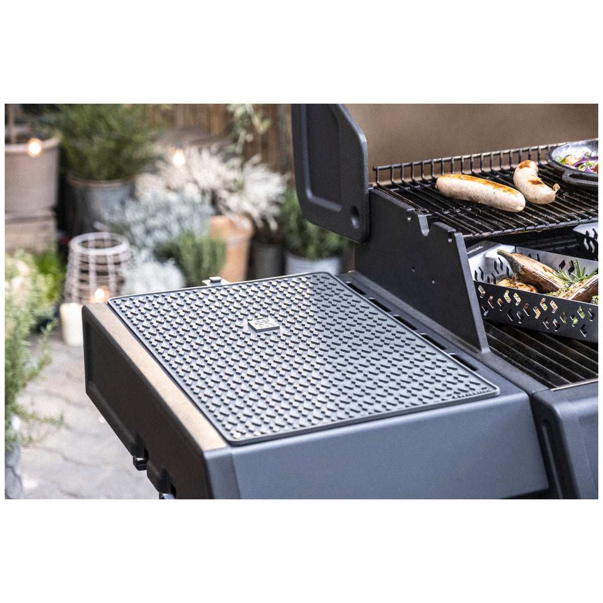 ZWILLING BBQ+ Protection mat, 45 cm x 31 cm, silicone