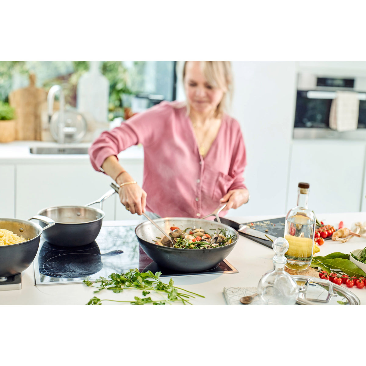 Demeyere Black 5 12-inch, 18/10 Stainless Steel, Wok