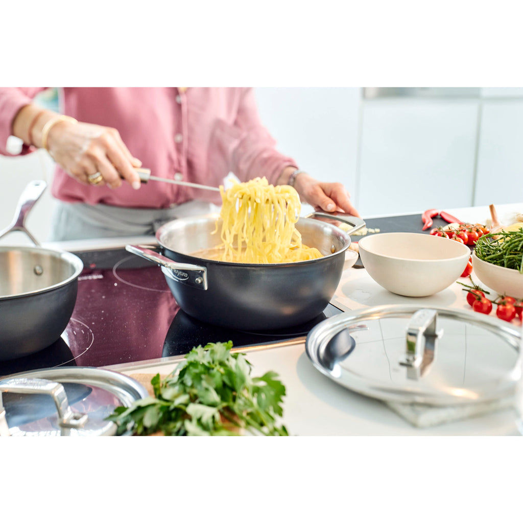 Demeyere Black 5 3.5 qt, Serving Pan