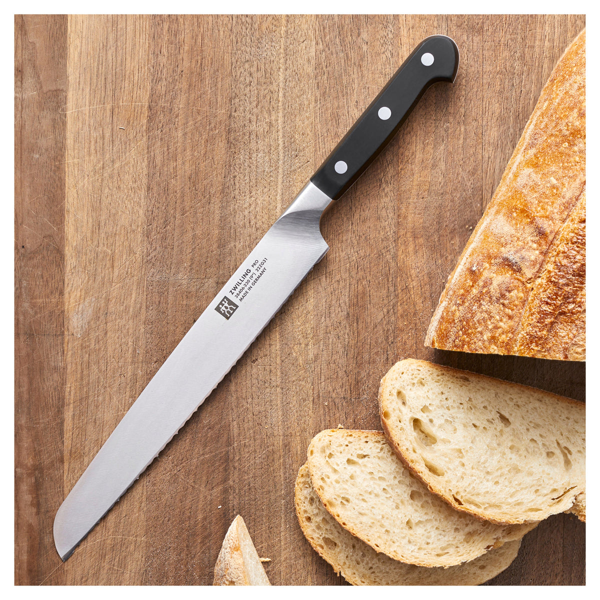 ZWILLING Pro 9-inch, Bread Knife Z15 Serration