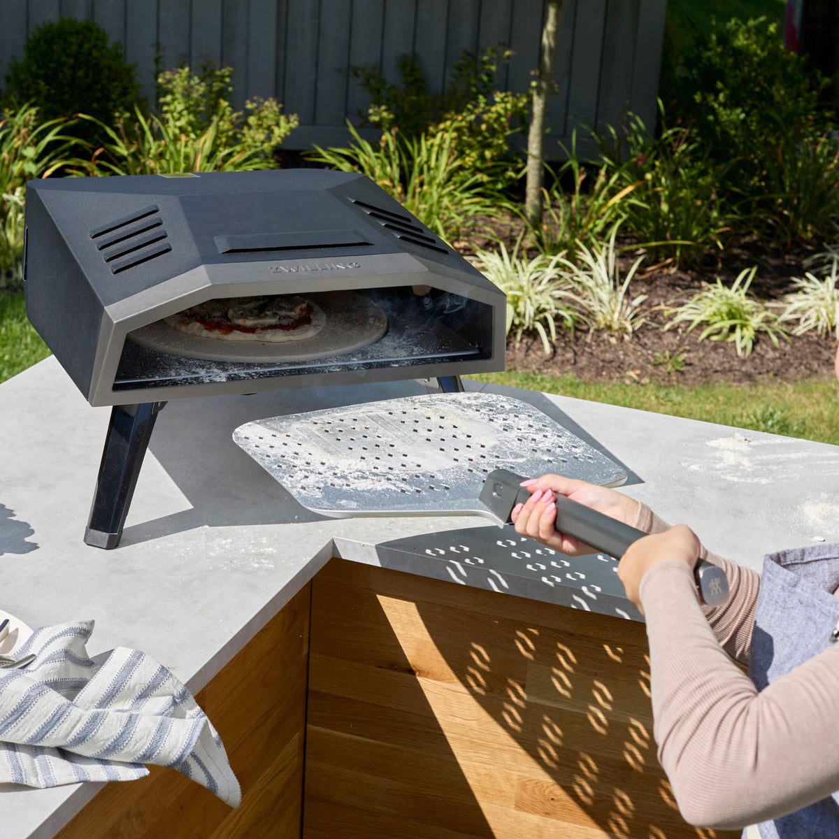 ZWILLING BBQ+ Pizza Peel With Detachable Handle