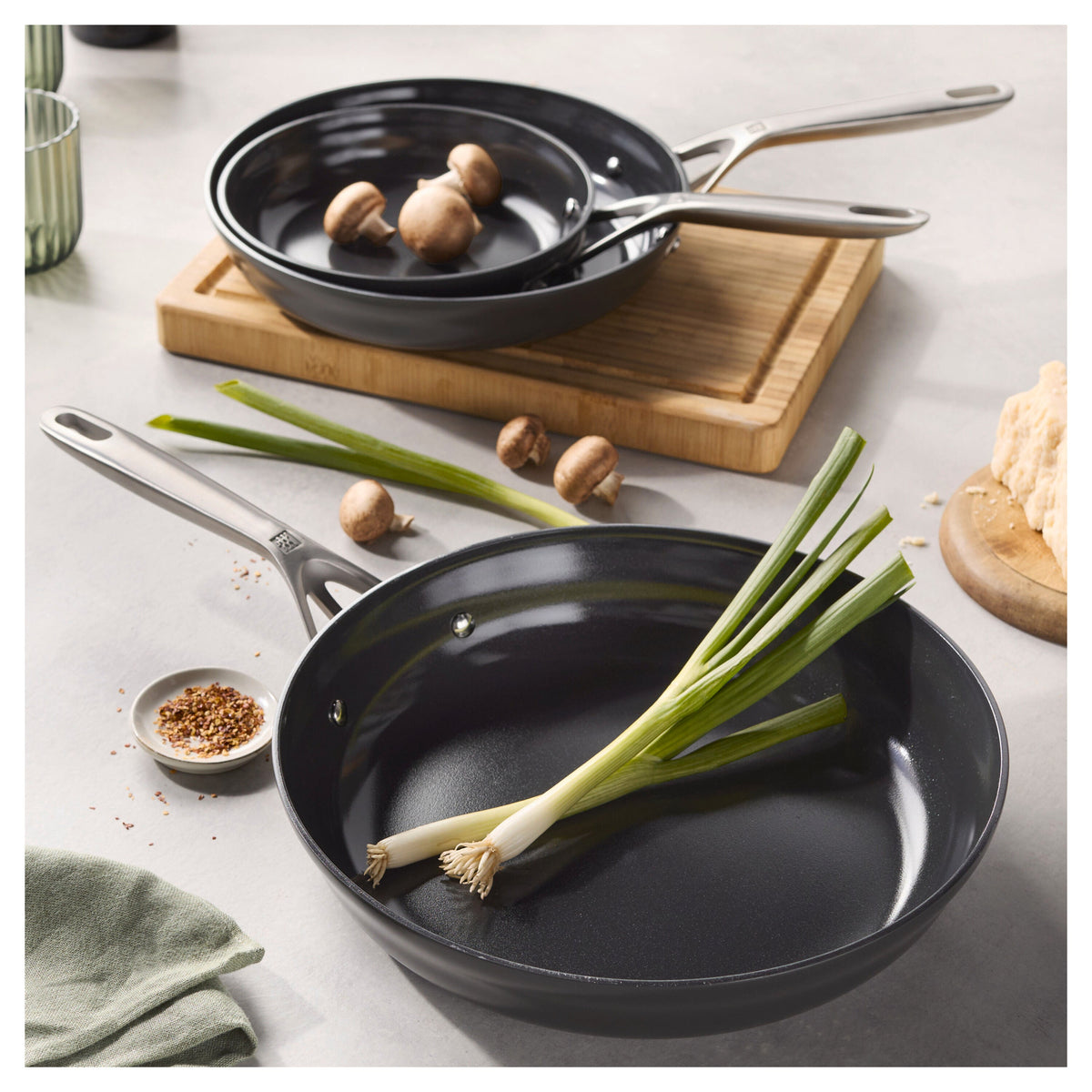 ZWILLING Motion Ceramic 2-pc, Non-stick, Fry Pan Set Ceramic Coating