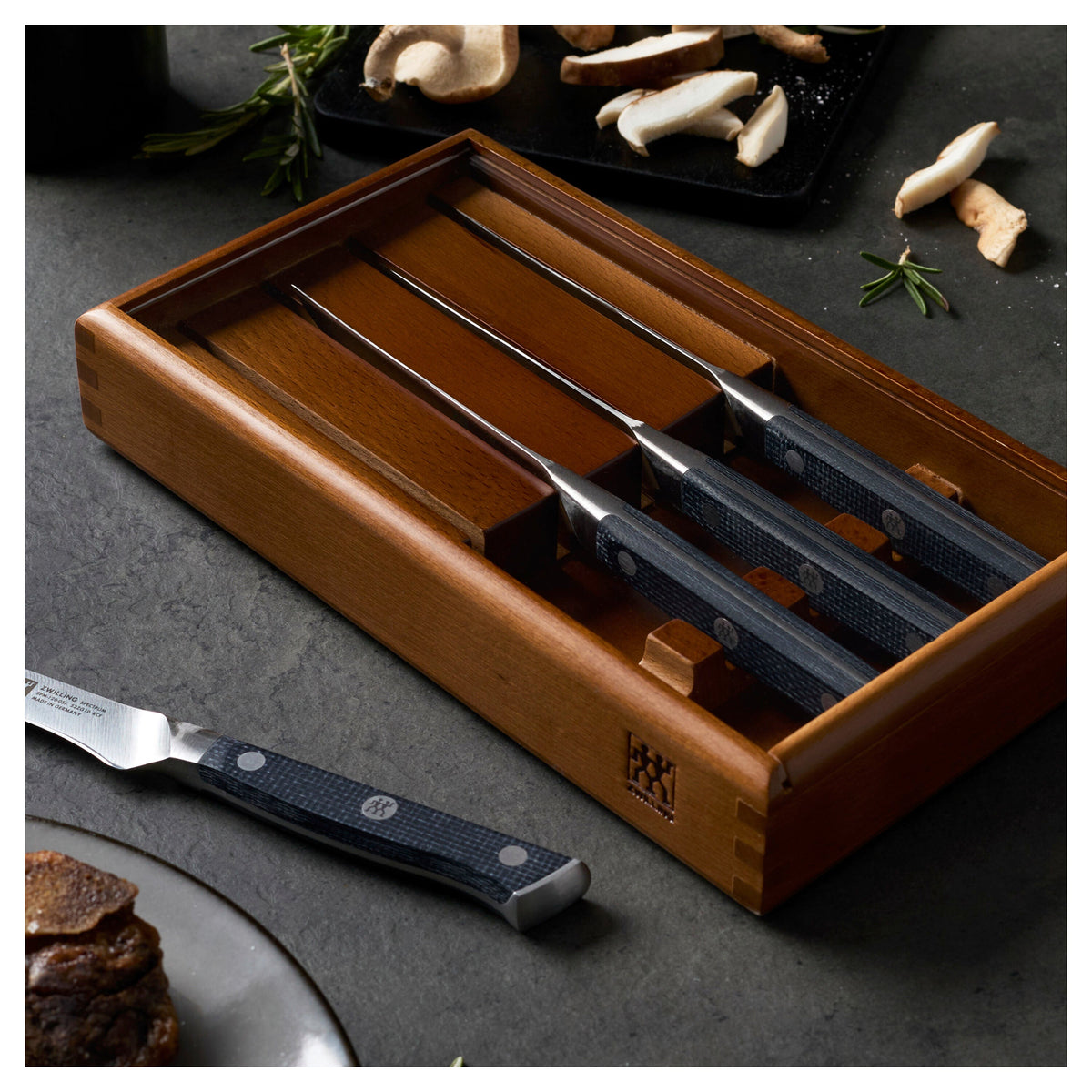 ZWILLING Spectrum 4-pc, Steak Knife Set With Wood Presentation Box