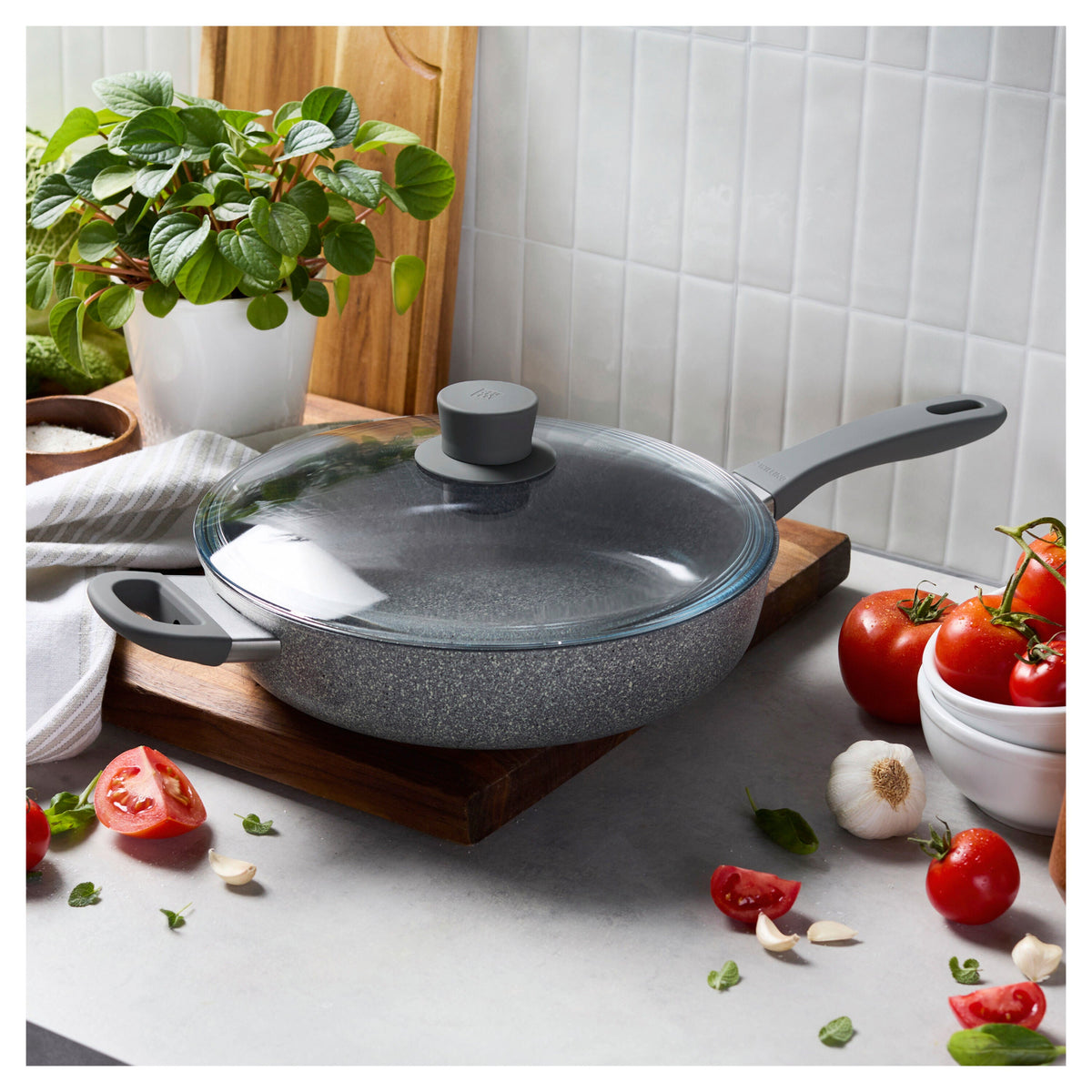 ZWILLING Parma Plus Ceramic 3.9 qt, Aluminum, Ceramic Nonstick Sauté Pan With Lid And Helper Handle Ceramic Coating
