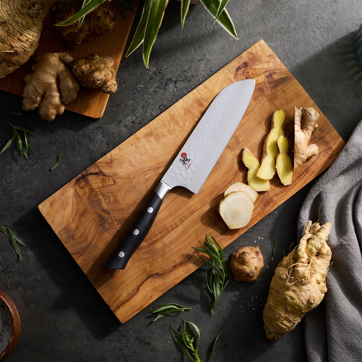 MIYABI HISHO 400FCT 5.5-inch, Fine Edge Santoku