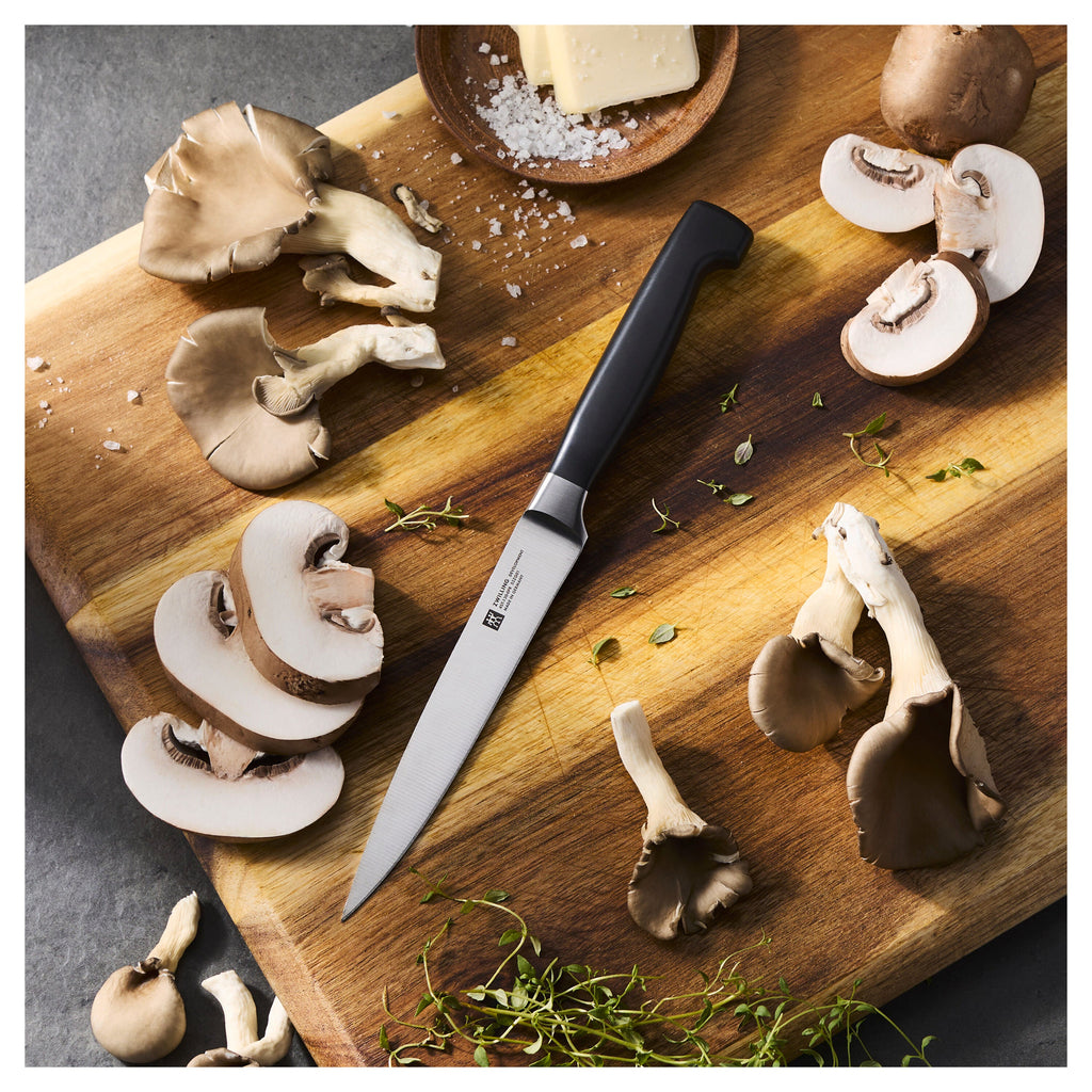 ZWILLING Four Star Utility Knife 5 inch, fine edge