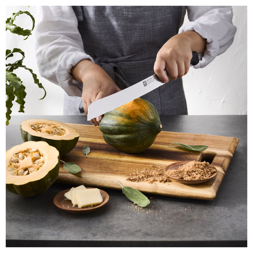 ZWILLING Four Star Bread knife 9 inch, inverted serrated edge