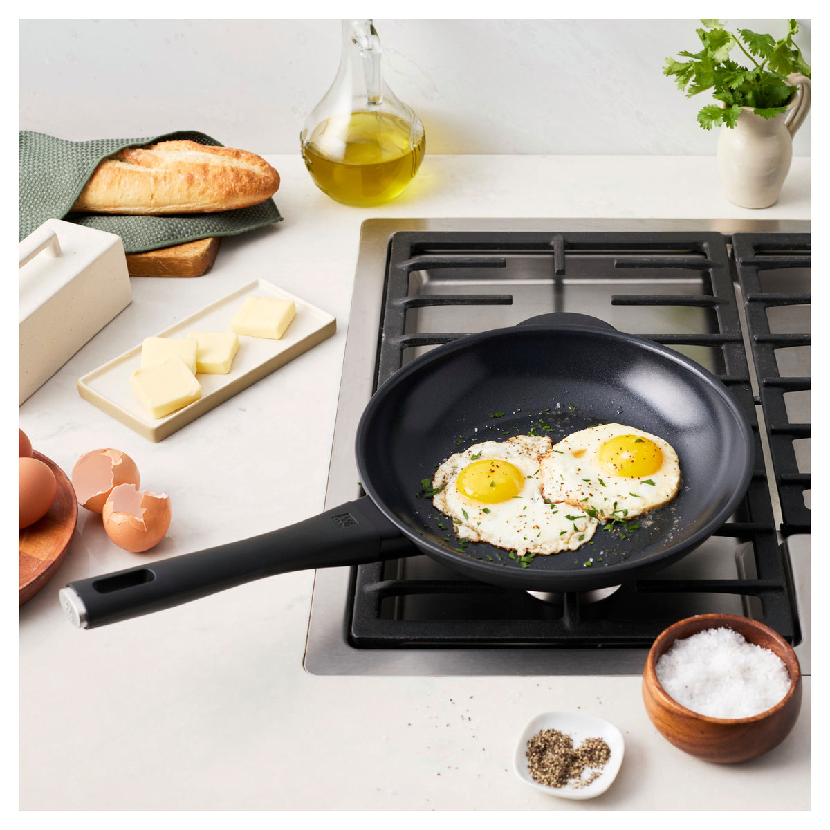ZWILLING Madura Plus 10-inch, Aluminum, Fry Pan Titanium-reinforced Ceramic Non-stick Coating