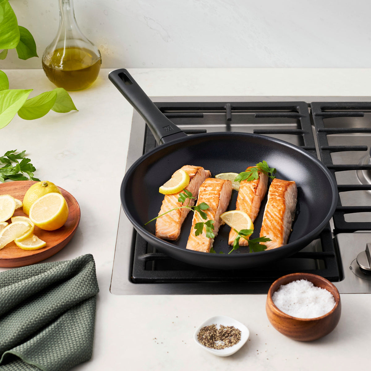 ZWILLING Madura Plus 10-inch, Aluminum, Fry Pan Titanium-reinforced Ceramic Non-stick Coating