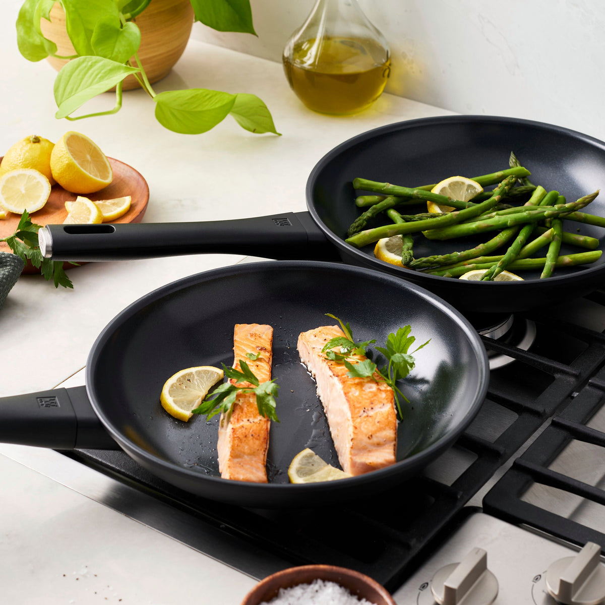 ZWILLING Madura Plus 2-pc, Non-stick, Frying Pan Set Titanium-reinforced Ceramic Non-stick Coating