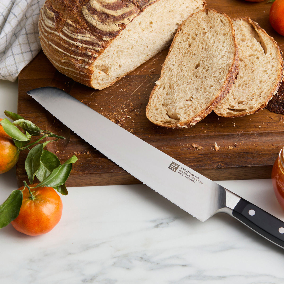 ZWILLING Pro 10-inch, Ultimate Bread Knife