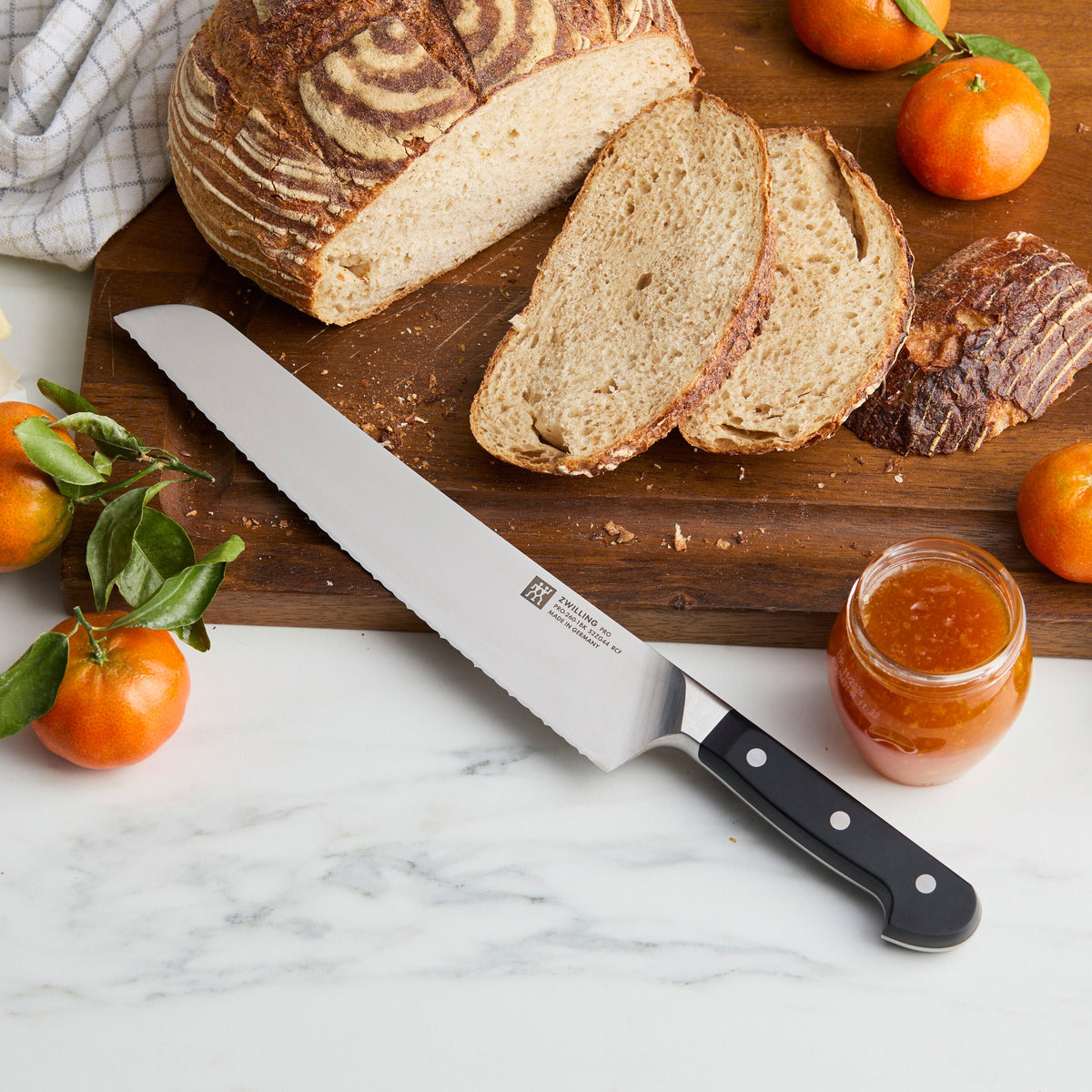 ZWILLING Pro 10-inch, Ultimate Bread Knife