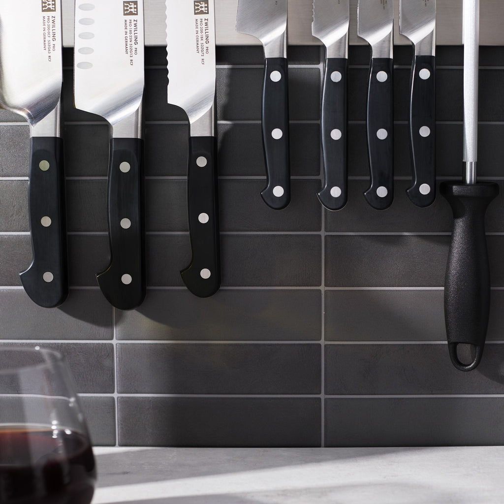 ZWILLING Pro 7-pc, Set with 17.5" Stainless Magnetic Knife Bar