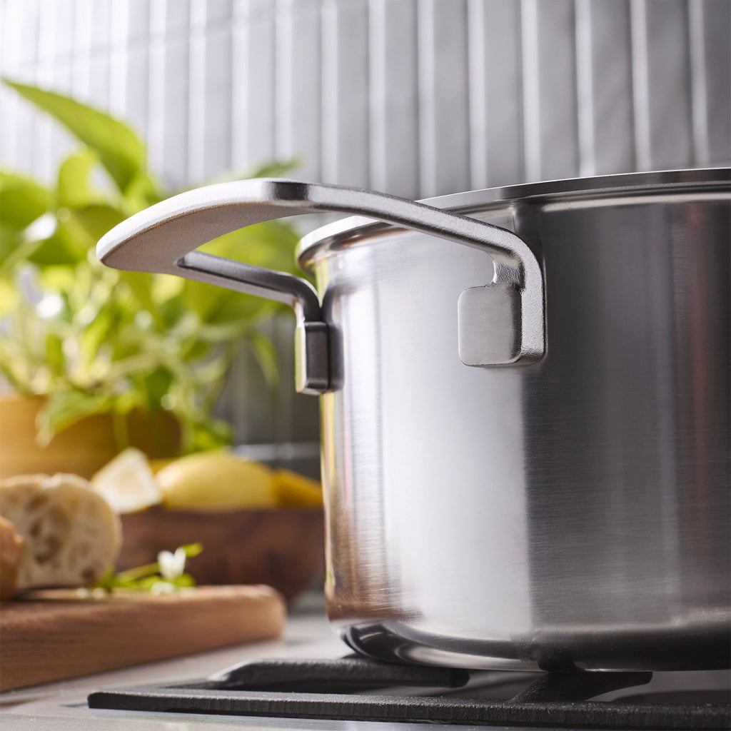 Demeyere Industry 5 4.25 qt Sauce Pan With Lid, 18/10 Stainless Steel