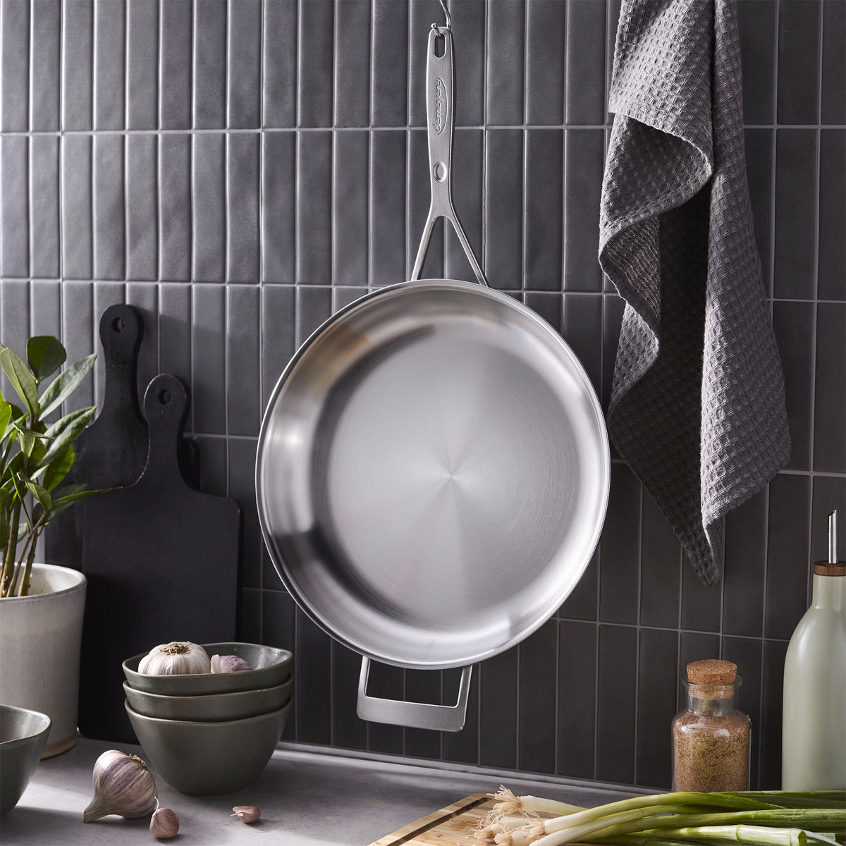 Demeyere Industry 5 8-inch, 18/10 Stainless Steel, Frying Pan