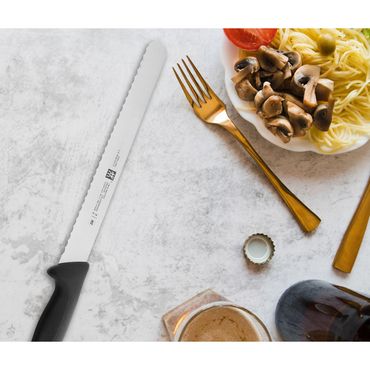 ZWILLING TWIN Master 9.5-inch, Serrated Slicer - Black Handle